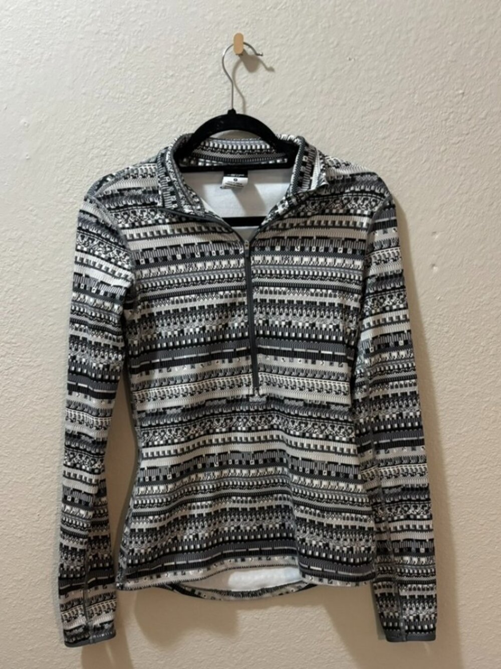 Nike Pro Dri-FIT 1/2 Zip Aztec Pattern Black and White Pullover Size Small